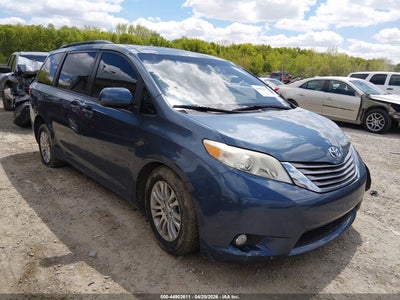 TOYOTA SIENNA 2015