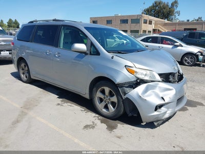 TOYOTA SIENNA 2014