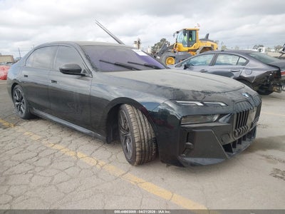 BMW 760 2023