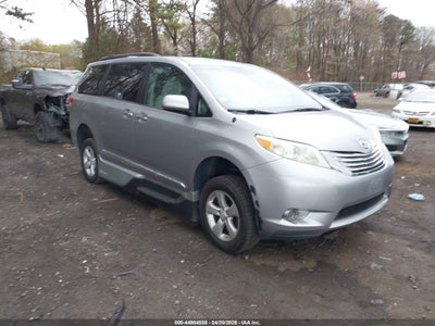 TOYOTA SIENNA 2013