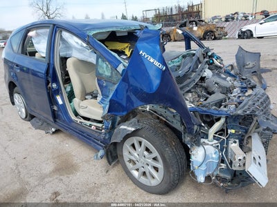 TOYOTA PRIUS V 2014