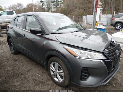 NISSAN KICKS PLAY 2025