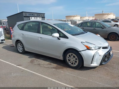 TOYOTA PRIUS V 2017