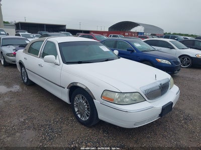 LINCOLN TOWN CAR 2010