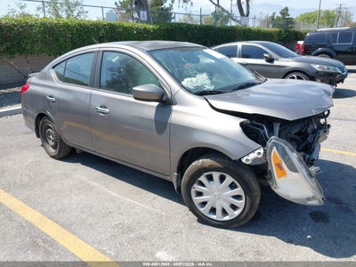 NISSAN VERSA 2017