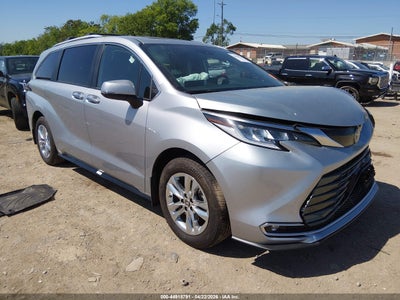 TOYOTA SIENNA 2025