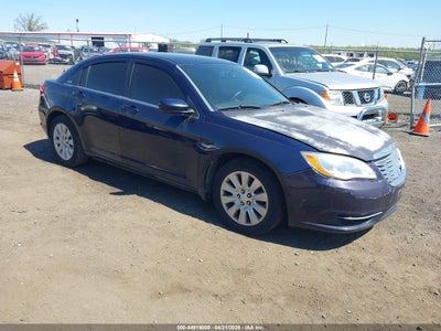 CHRYSLER 200 2013