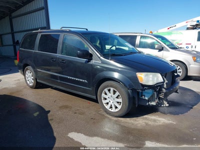 CHRYSLER TOWN & COUNTRY 2014