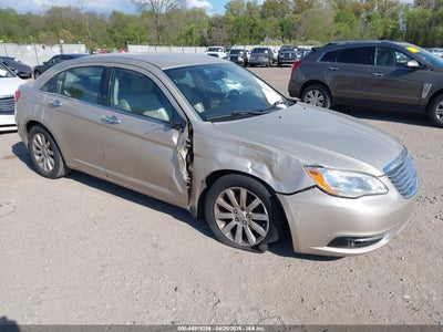 CHRYSLER 200 2013