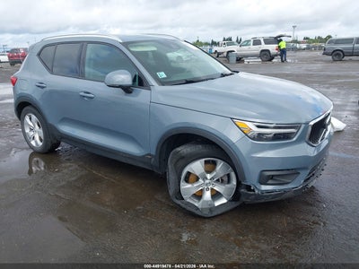 VOLVO XC40 2021