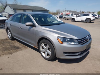 VOLKSWAGEN PASSAT 2013