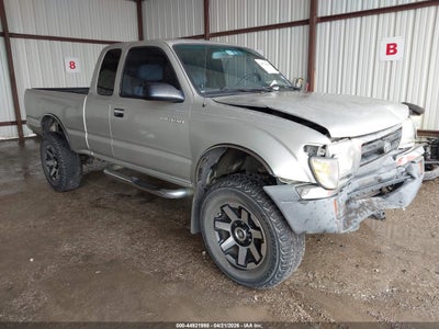 TOYOTA TACOMA 2000
