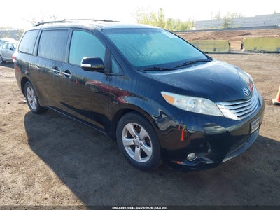 TOYOTA SIENNA 2013