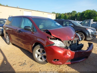 TOYOTA SIENNA 2016