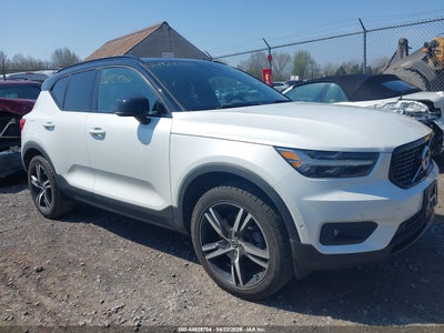 VOLVO XC40 2019