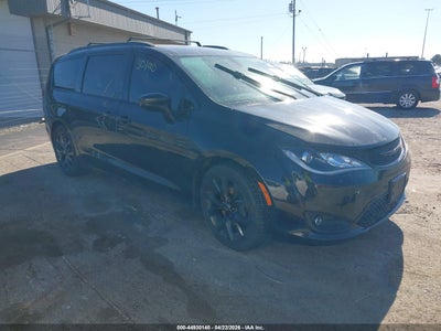 CHRYSLER PACIFICA 2018