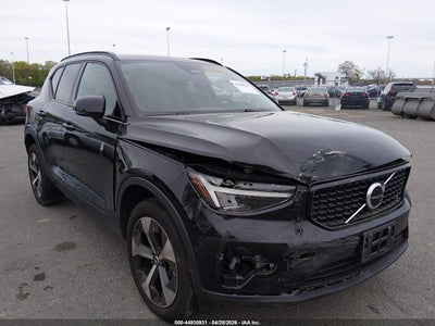 VOLVO XC40 2024