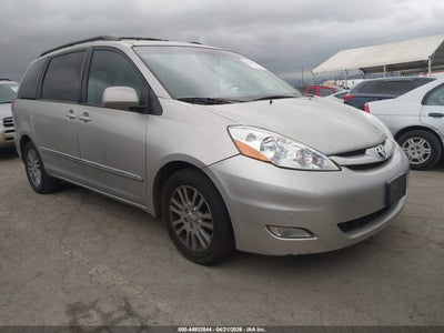 TOYOTA SIENNA 2010
