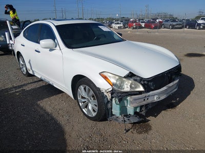 INFINITI M37 2011