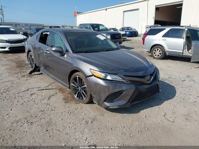 TOYOTA CAMRY 2020