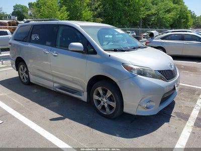 TOYOTA SIENNA 2014