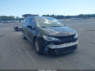 CHRYSLER PACIFICA 2017
