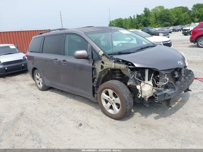 TOYOTA SIENNA 2012