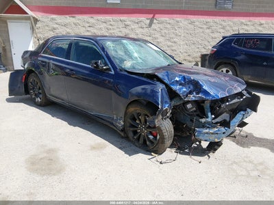 CHRYSLER 300 2015