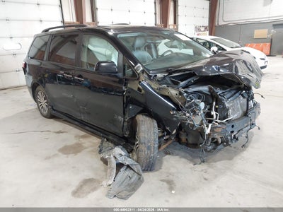TOYOTA SIENNA 2019