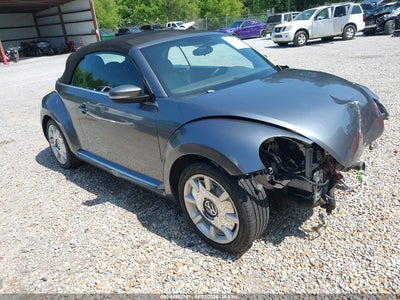 VOLKSWAGEN BEETLE 2015