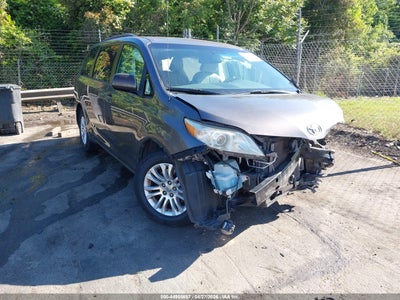 TOYOTA SIENNA 2014