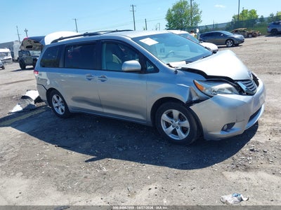 TOYOTA SIENNA 2012