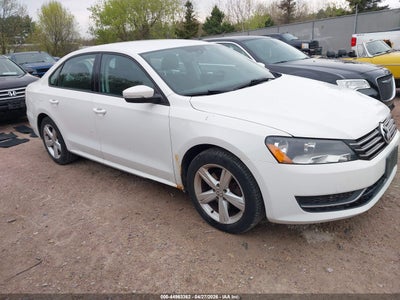 VOLKSWAGEN PASSAT 2013