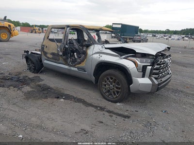 TOYOTA TUNDRA 2024