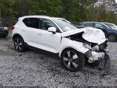 VOLVO XC40 2020
