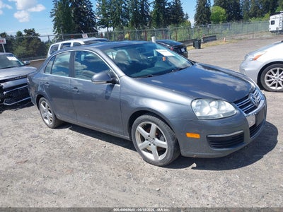 VOLKSWAGEN JETTA 2010
