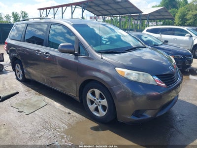 TOYOTA SIENNA 2013