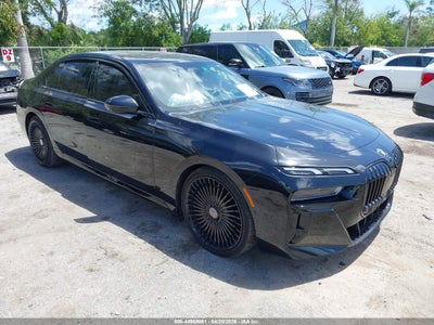 BMW 760 2023