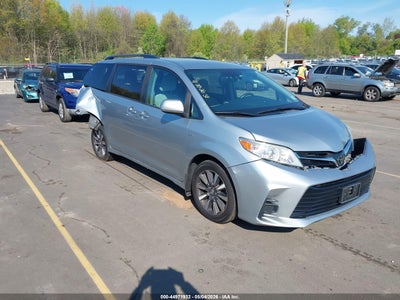 TOYOTA SIENNA 2020