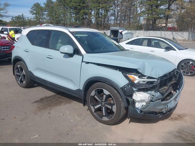 VOLVO XC40 2019
