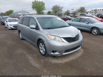 TOYOTA SIENNA 2011