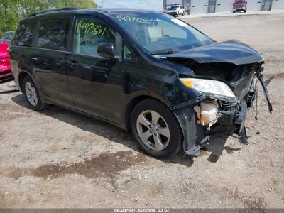 TOYOTA SIENNA 2015