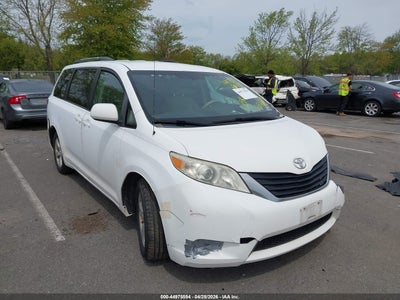TOYOTA SIENNA 2011