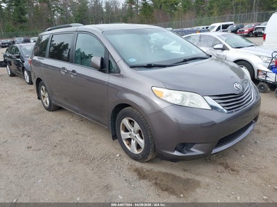 TOYOTA SIENNA 2015