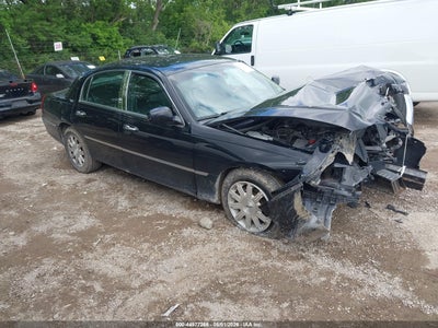 LINCOLN TOWN CAR 2009