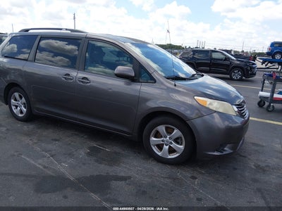 TOYOTA SIENNA 2013