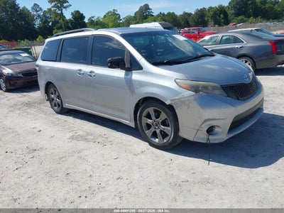 TOYOTA SIENNA 2015