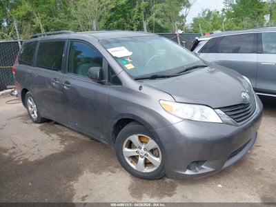 TOYOTA SIENNA 2011