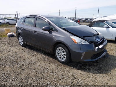 TOYOTA PRIUS V 2012