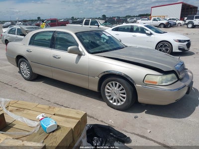 LINCOLN TOWN CAR 2004